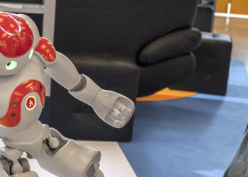 « Il faut humaniser l’intelligence artificielle »