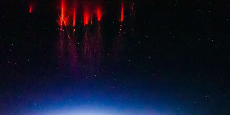 Les farfadets rouges, mystère dans la stratosphère