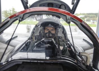 En vol avec la Patrouille Suisse