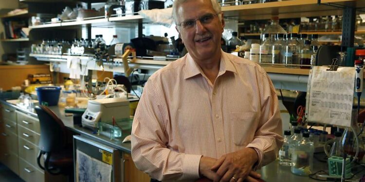 Pour Bruce Alberts, publier dans les revues prestigieuses est gage de succès en sciences