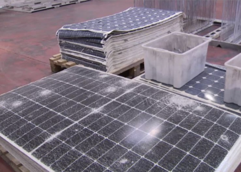 Une usine française pionnière du recyclage des panneaux solaires